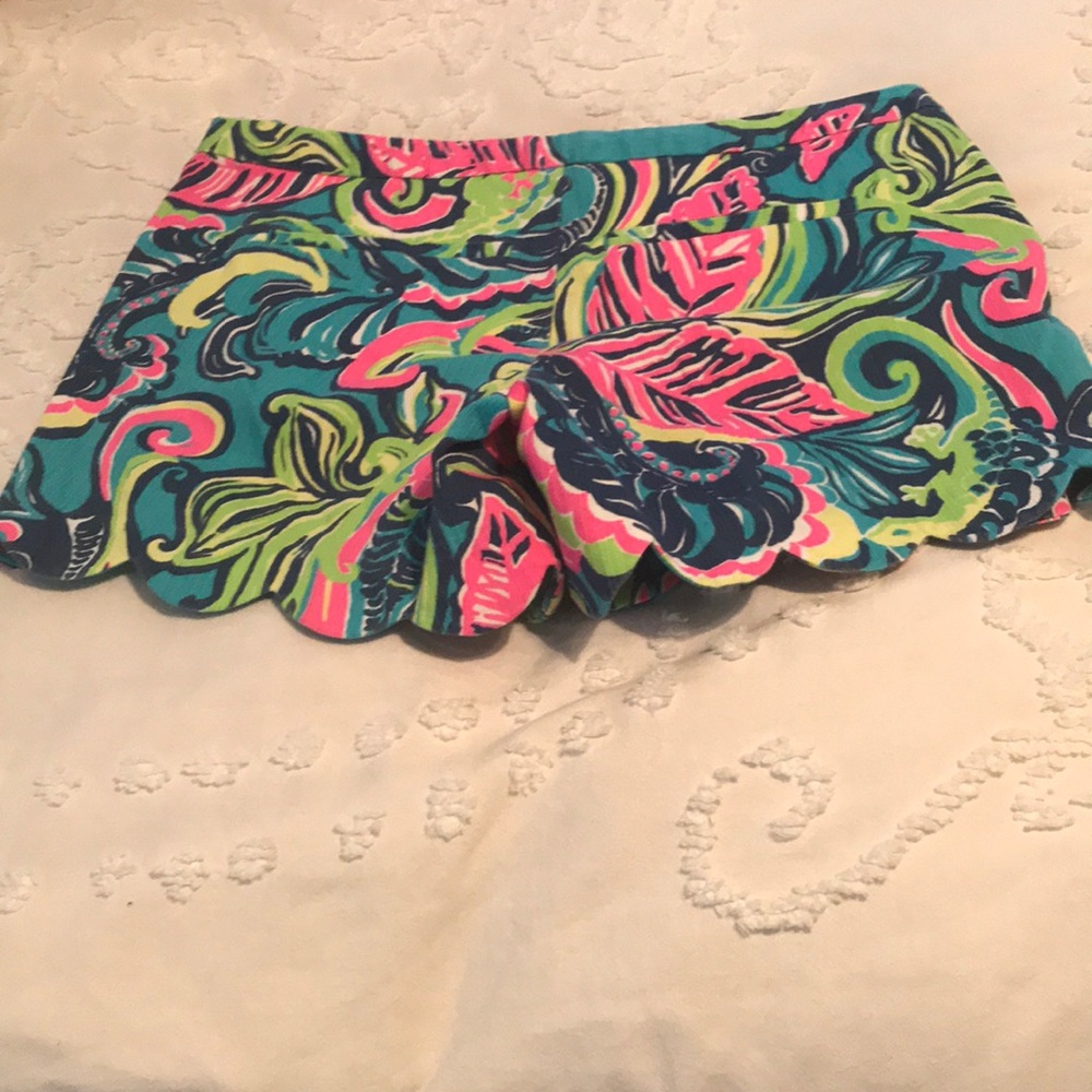 Lilly Pulitzer Shorts - Picture 3 of 4